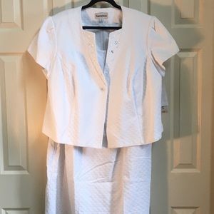 Danny & Nicole two-piece Sleeveless dress suit